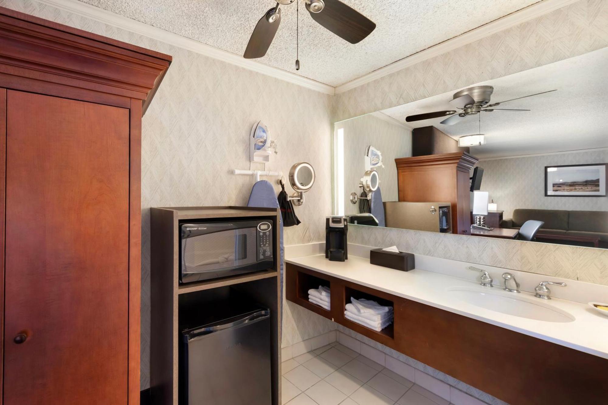 Best Western Plus Black Oak Пасо Роблс Номер фото